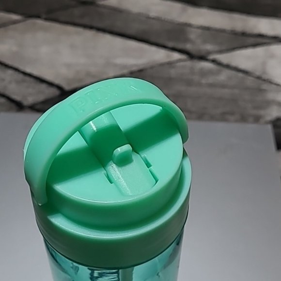 VINTAGE VS PINK NO CHILL 24OZ WATER BOTTLE - Picture 9 of 16